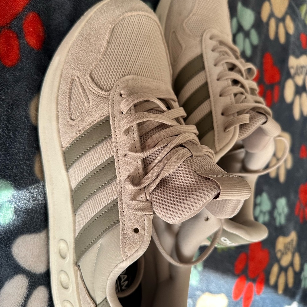 Cloud White / Collegiate Green / Alumina Adidas Shoes